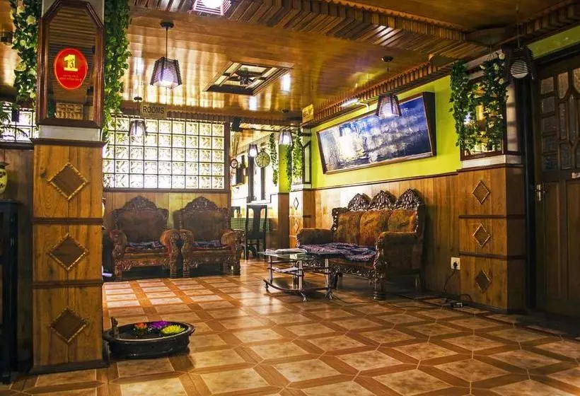هتل Hill Crown Retreat