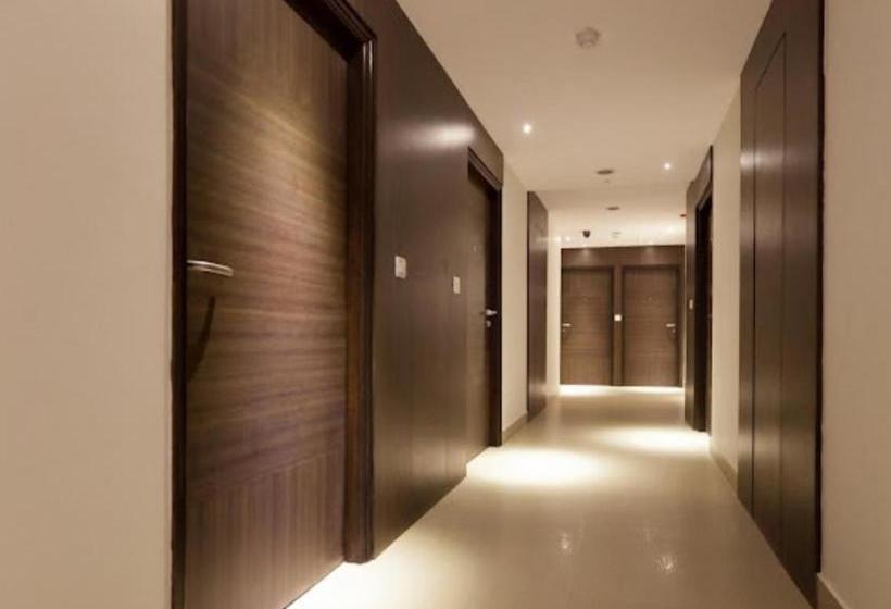 ホテル Mallige Residency