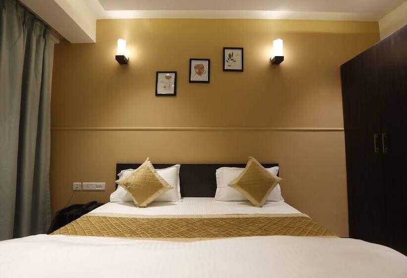 هتل Maple Inn