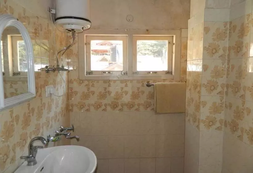 هتل Richmond Inn Guest House
