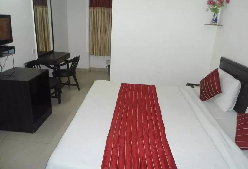 هتل Richmond Inn Guest House