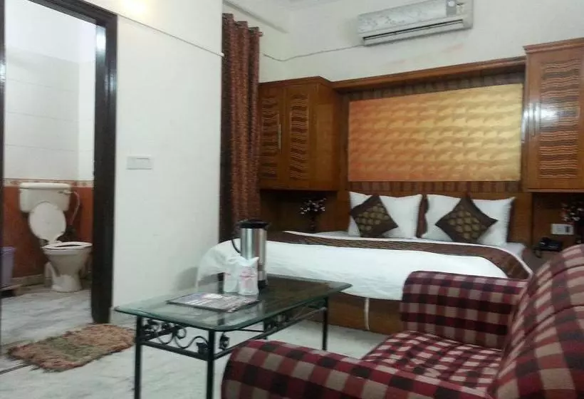 هتل Richmond Inn Guest House