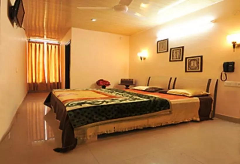 هتل Richmond Inn Guest House
