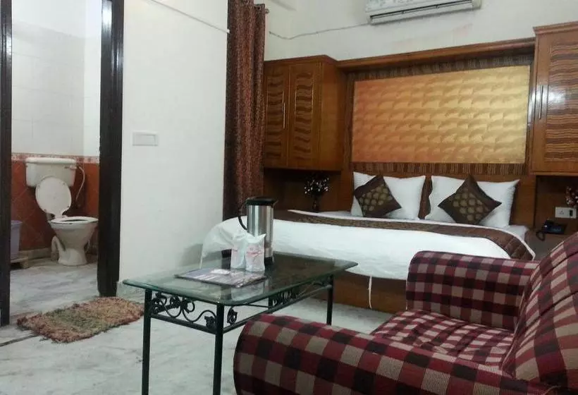 هتل Richmond Inn Guest House