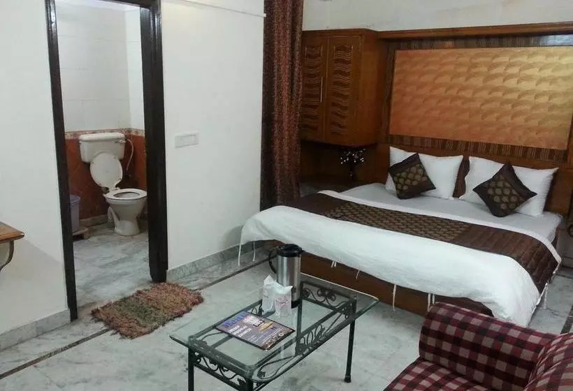 هتل Richmond Inn Guest House