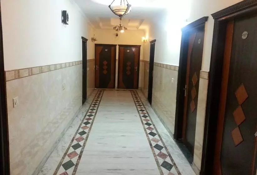 هتل Richmond Inn Guest House