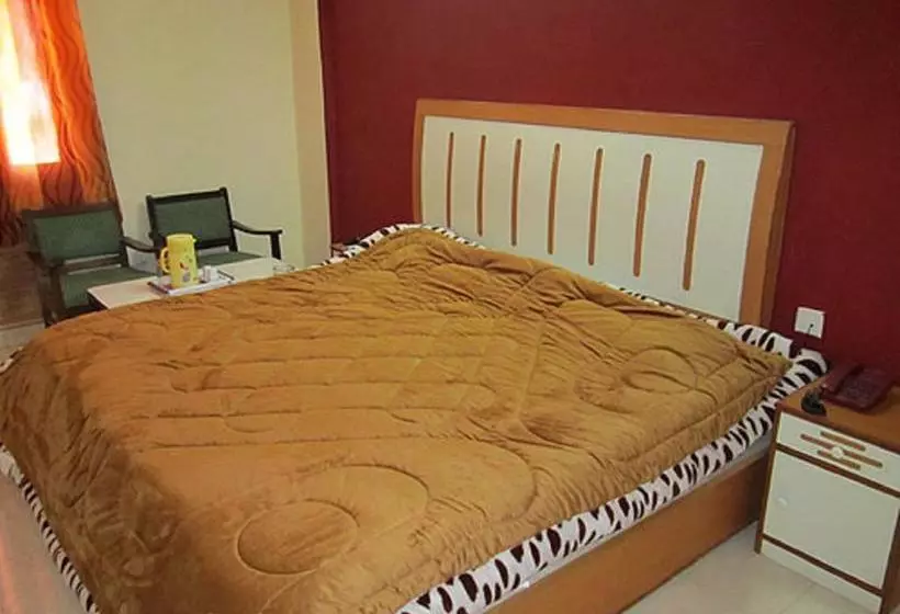هتل Richmond Inn Guest House