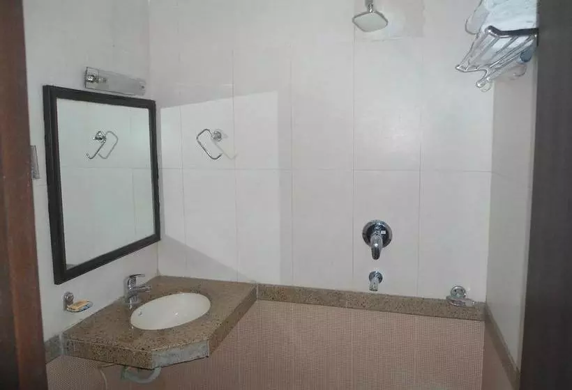 هتل Richmond Inn Guest House