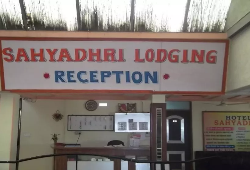 ホテル Sahyadri