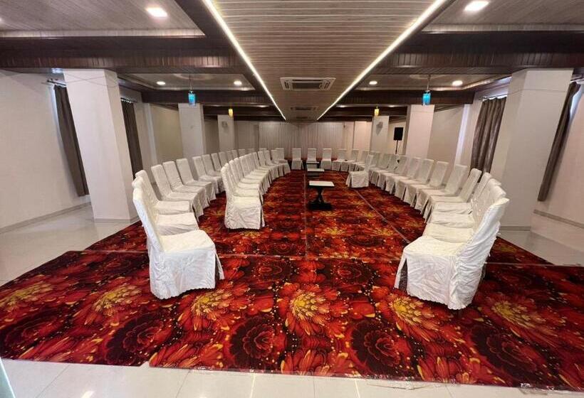 בית מלון כפרי Executive Silver Inn