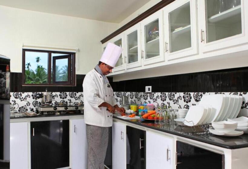 ホテル Sreekrishna Houseboat Vaccinated Staff