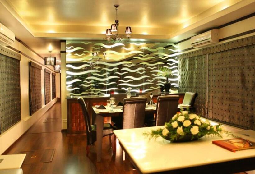 ホテル Sreekrishna Houseboat Vaccinated Staff