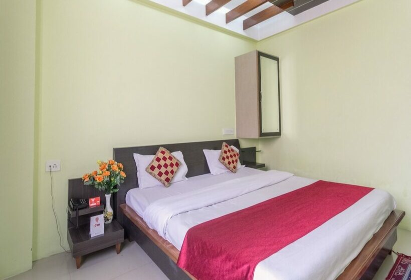 בית מלון כפרי Collection O Eden Residency