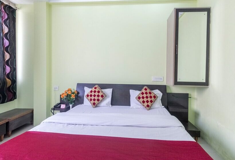 בית מלון כפרי Collection O Eden Residency