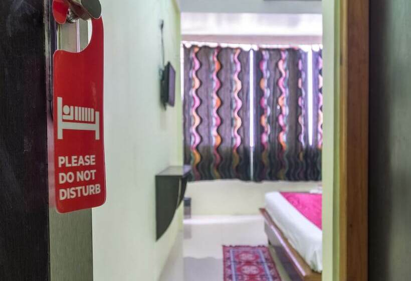 בית מלון כפרי Collection O Eden Residency