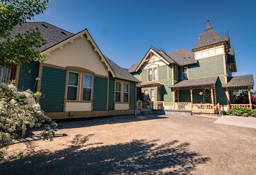 Bed and Breakfast Swantown Inn