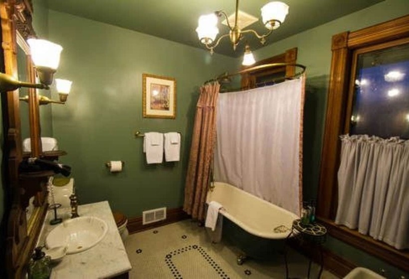 Bed and Breakfast Swantown Inn