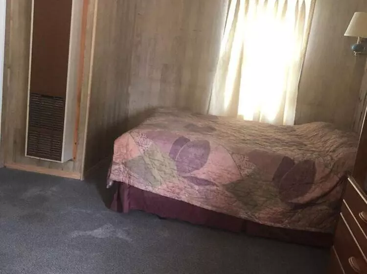 Coronado West Motel