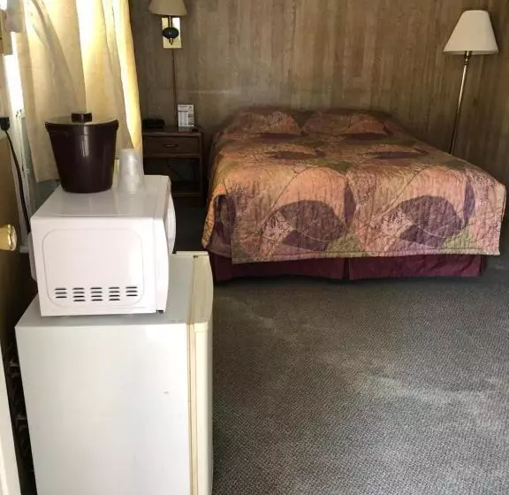 Coronado West Motel