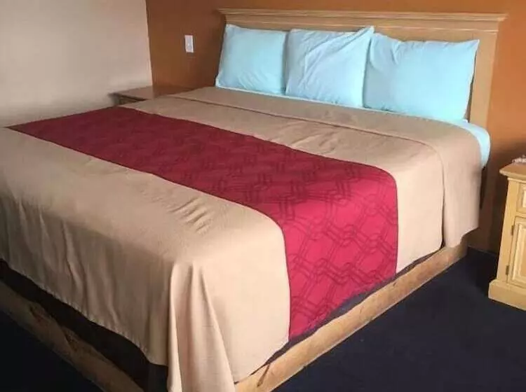 ホテル Budget Inn And Suites
