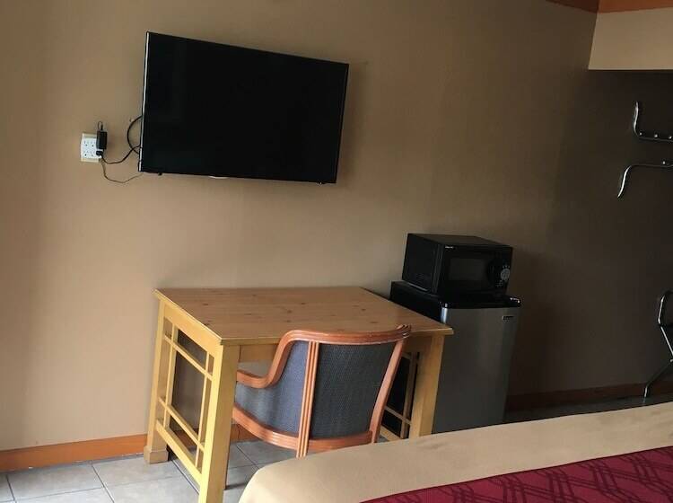 Отель Budget Inn And Suites