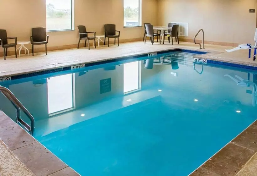ホテル Comfort Inn & Suites San Marcos
