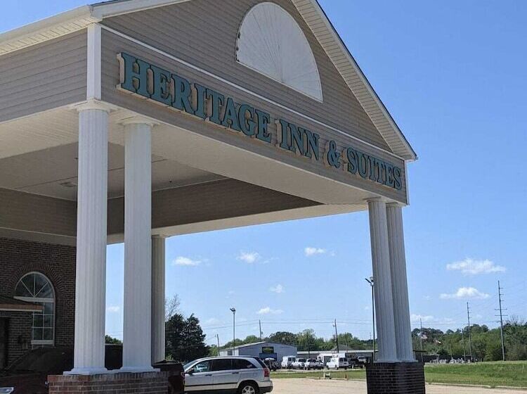 Hotelli Heritage Inn And Suites