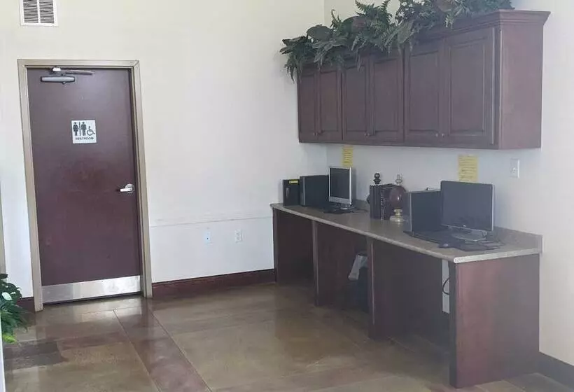 ホテル Heritage Inn And Suites