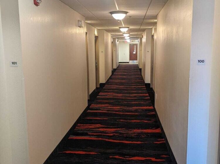 Hotelli Heritage Inn And Suites