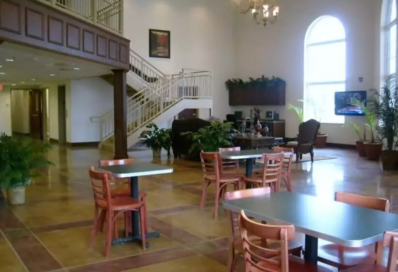 ホテル Heritage Inn And Suites