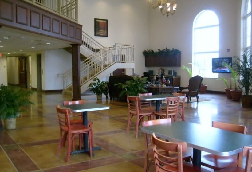 Hotelli Heritage Inn And Suites