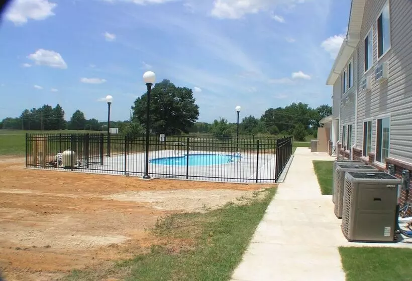 ホテル Heritage Inn And Suites