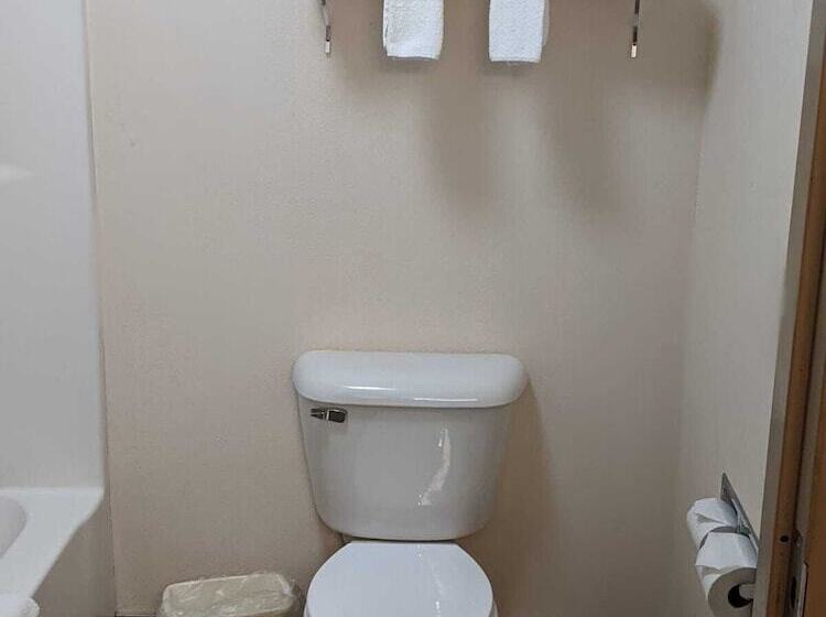 Hotelli Heritage Inn And Suites