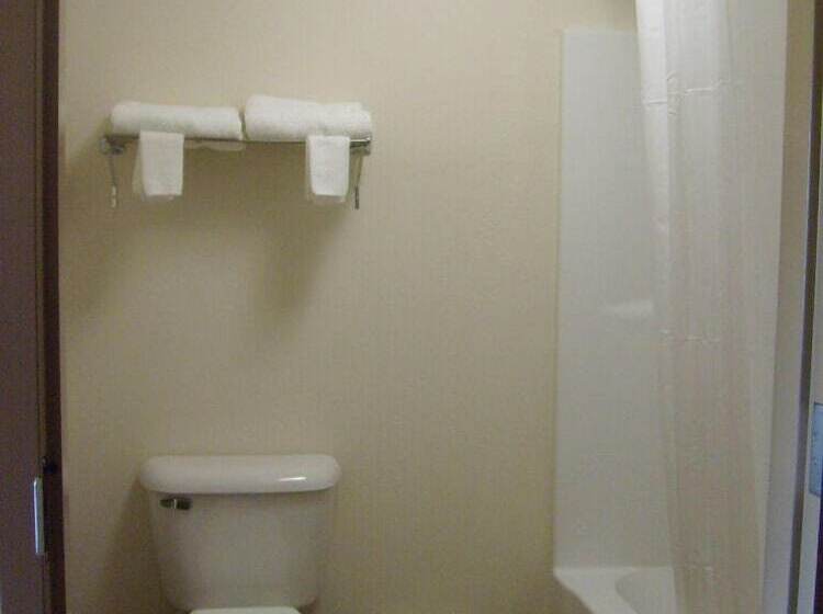 Hotelli Heritage Inn And Suites