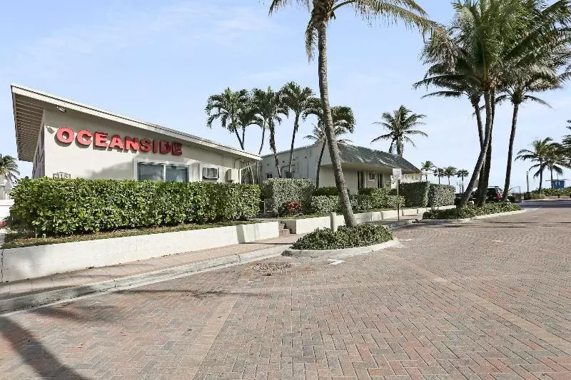 هتل Hollywood Broadwalk Oceanside