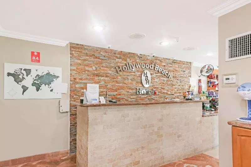 هتل Hollywood Broadwalk Oceanside