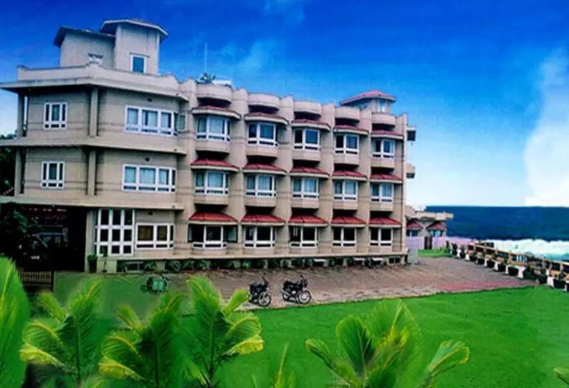 Hotelli Mascot Beach Resort