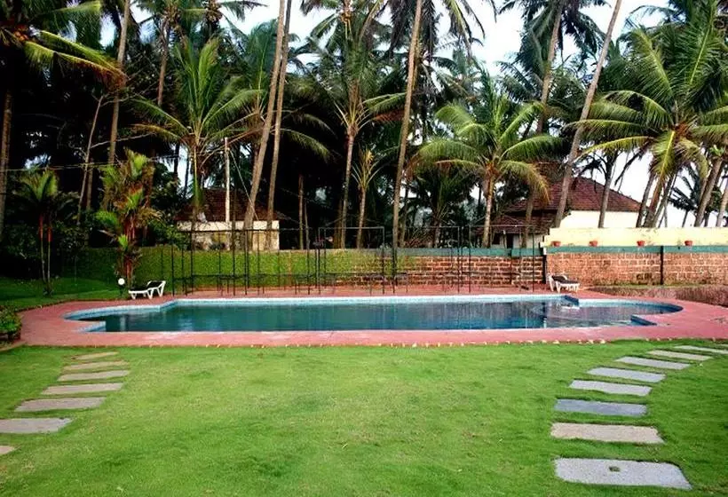 Hotelli Mascot Beach Resort