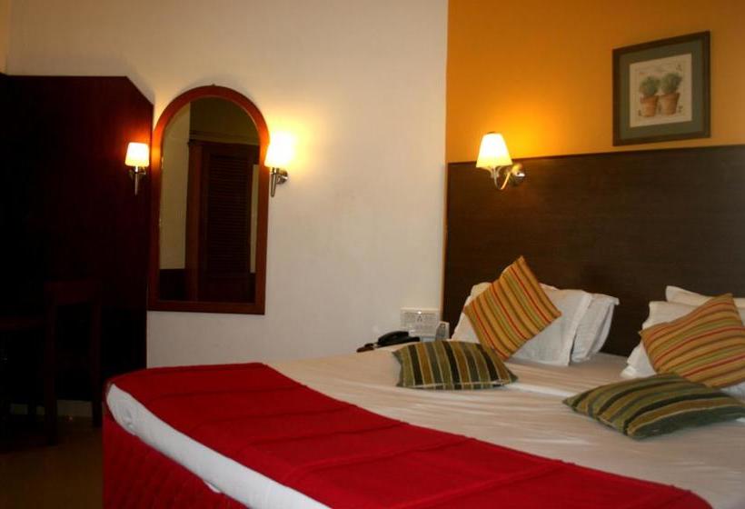 هتل Mascot Beach Resort