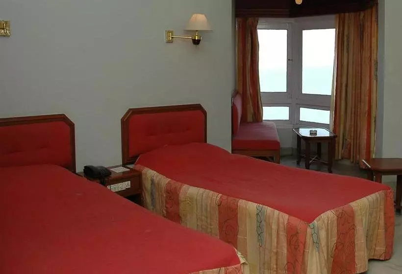 Hotelli Mascot Beach Resort