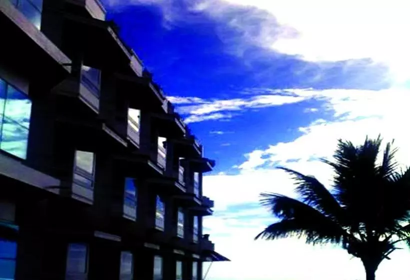 Hotelli Mascot Beach Resort