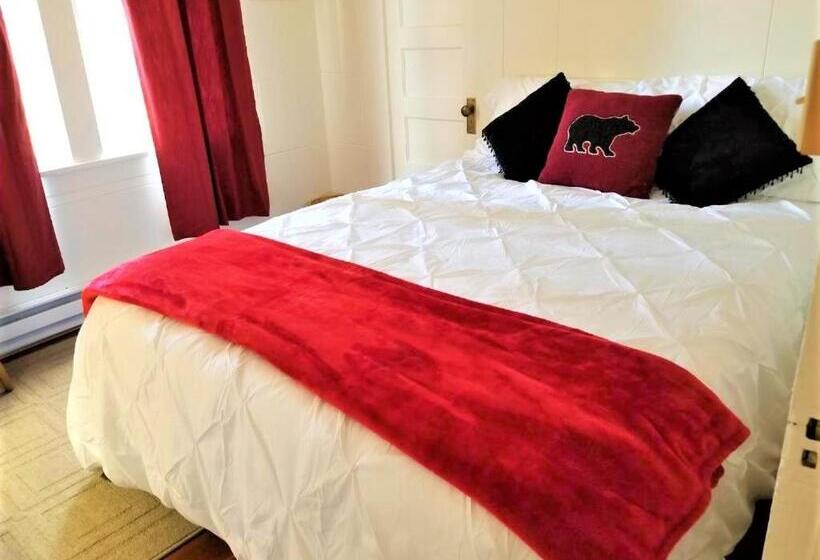 هتل Mrs. Anderson's Lodging