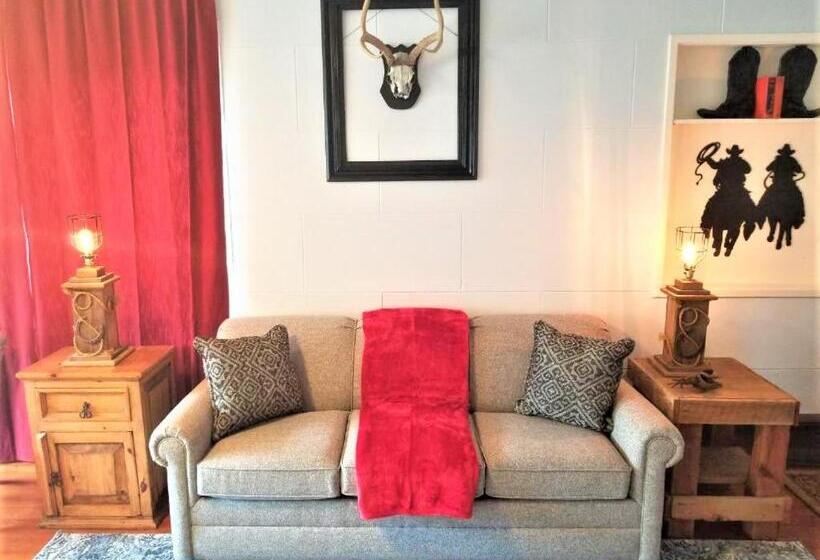 هتل Mrs. Anderson's Lodging