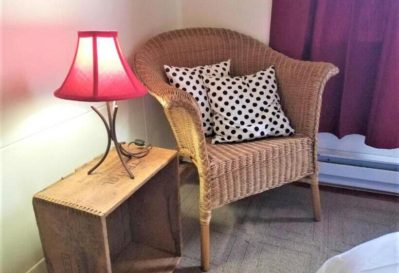 هتل Mrs. Anderson's Lodging