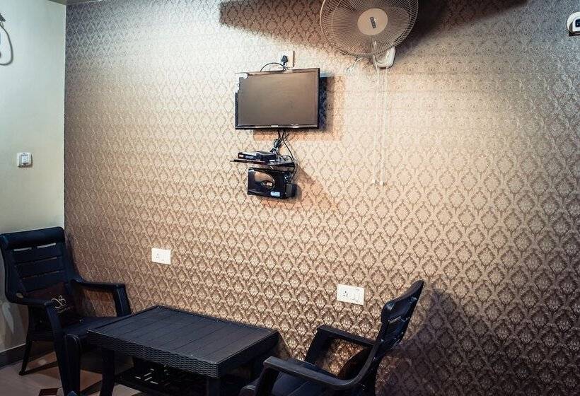 هتل The Signature Inn