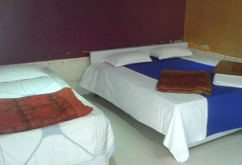 ホテル Vrindavan