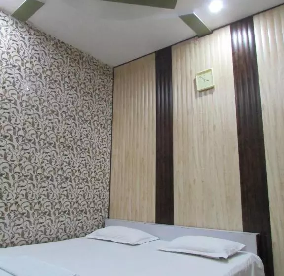 ホテル Vrindavan