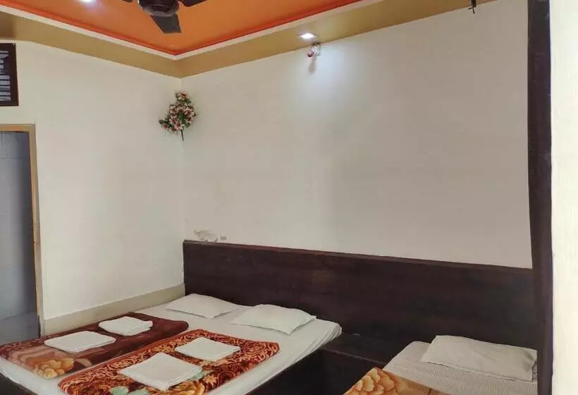 ホテル Vrindavan