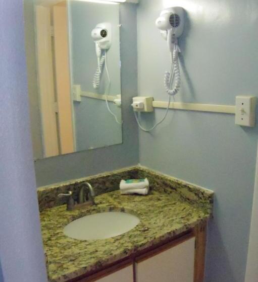 מוטל Edgewater Inn