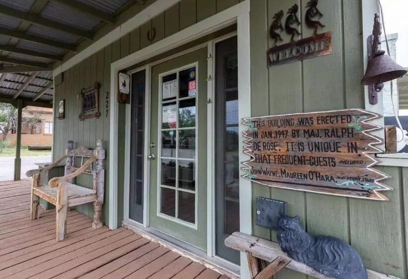 モーテル Sagebrush Inn